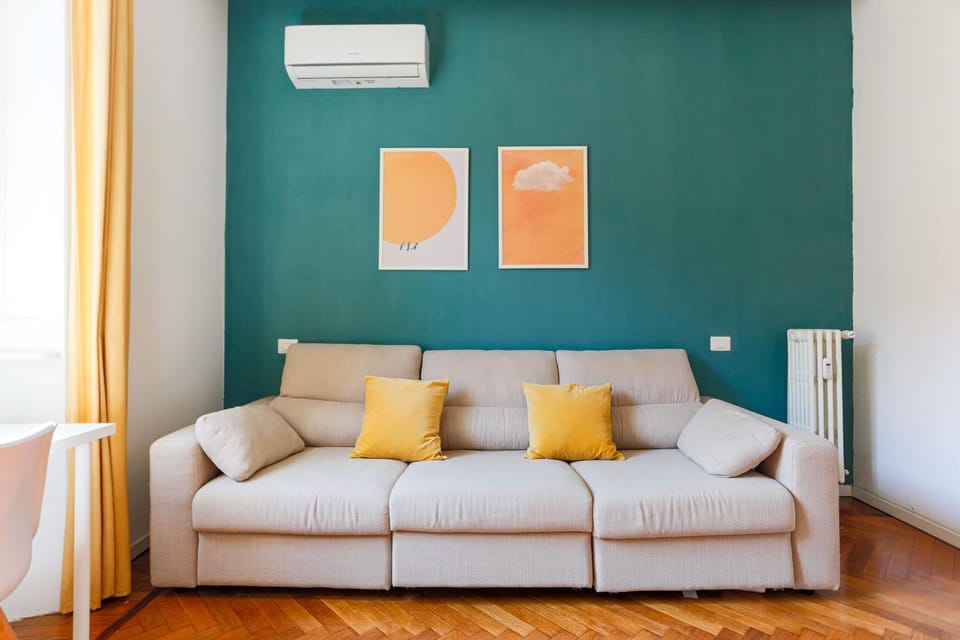 Communal lounge/ TV room, Living room, Seating area