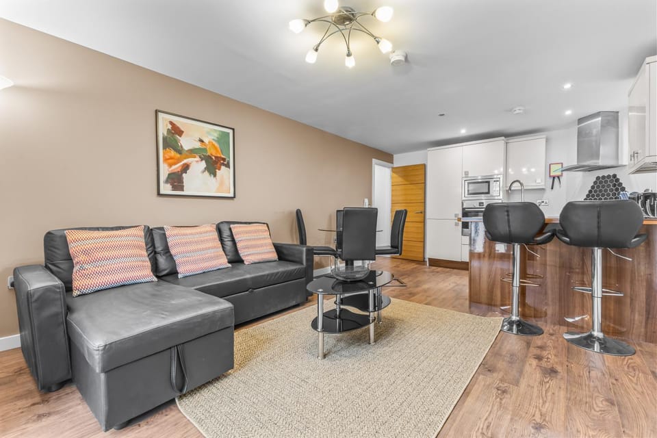 TV and multimedia, Kitchen or kitchenette, Living room, Seating area, minibar