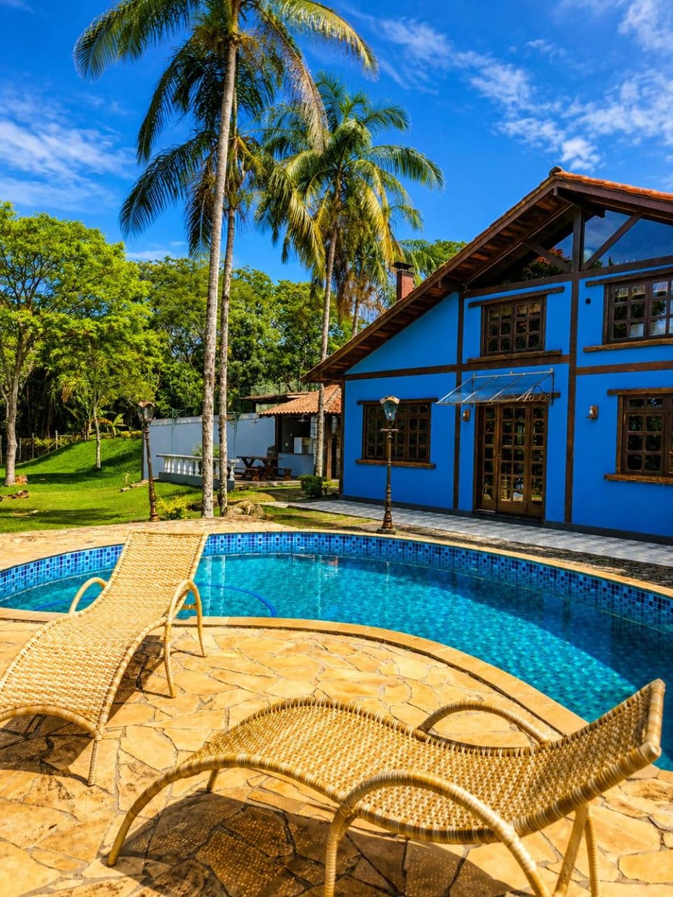 Property building, Garden view, Pool view, sunbed