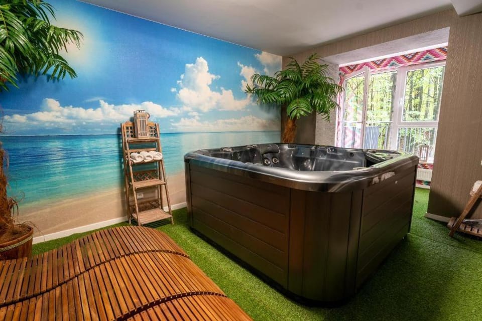 Hot Tub, Hot Tub