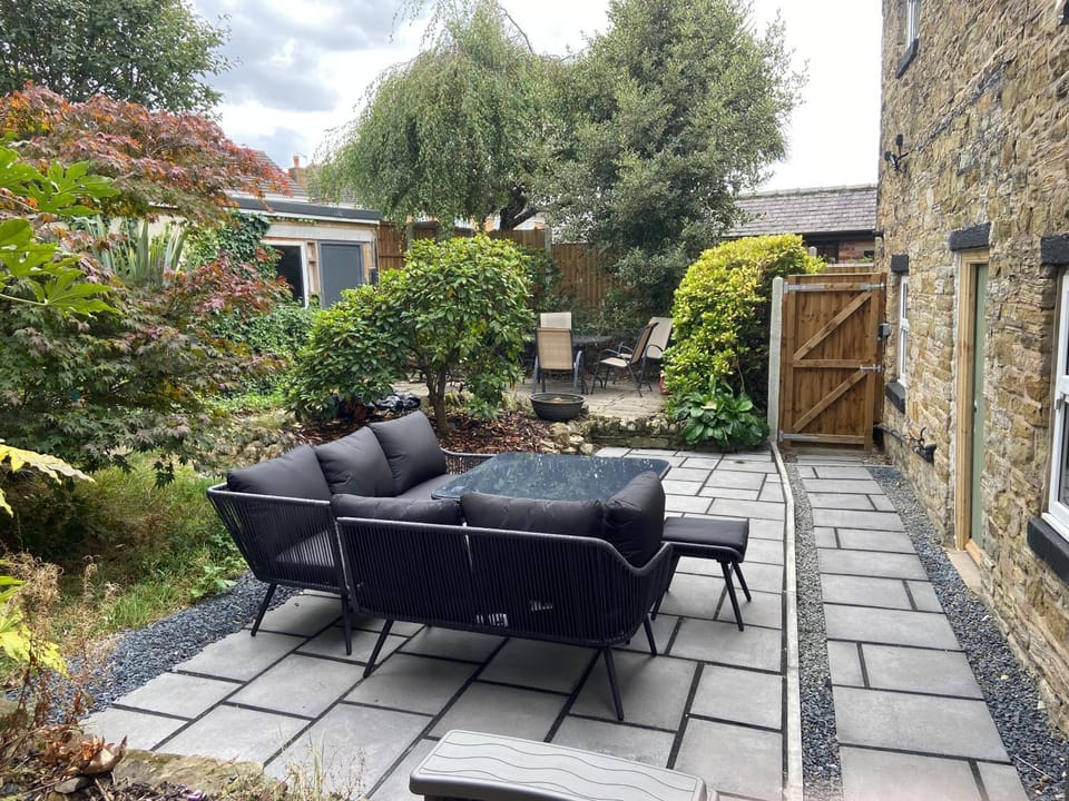 Patio, Garden, Garden, Balcony/Terrace, Seating area, Garden view