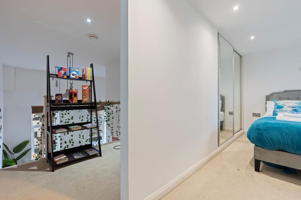 London City 1 Bed Flat with Unique Loft LONG TERM STAYS SLEEPS Apartment in London Borough of Islington
