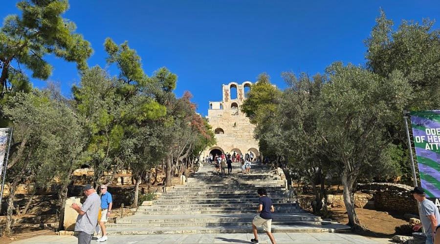 Heritage Retreat by Acropolis & Museum Apartment in Athens