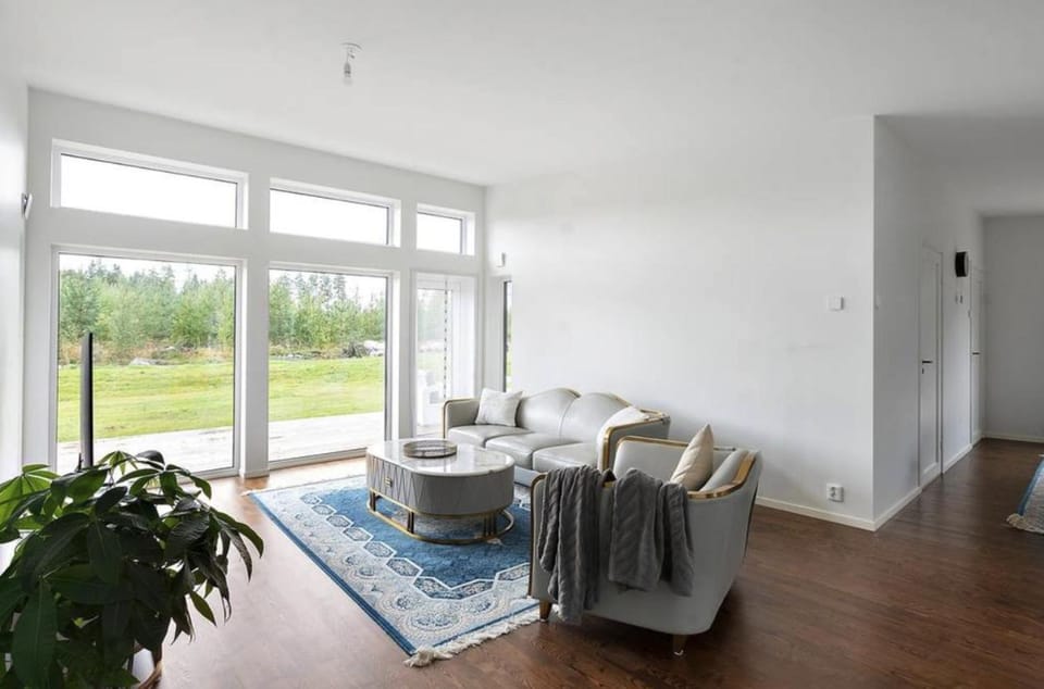 Newly Built House with Free Parking in Scenic Nature Villa in Sweden
