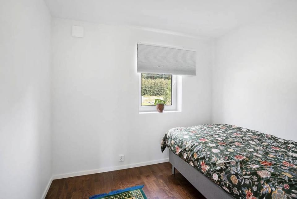 Newly Built House with Free Parking in Scenic Nature Villa in Sweden