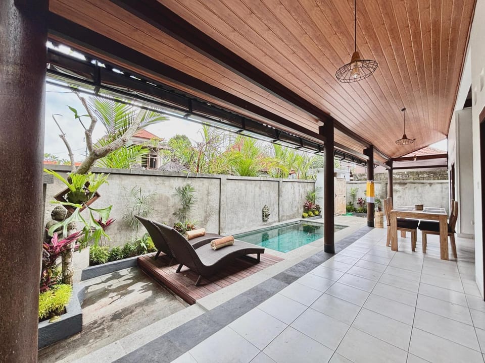 Day, Garden, View (from property/room), Seating area, Pool view, Swimming pool