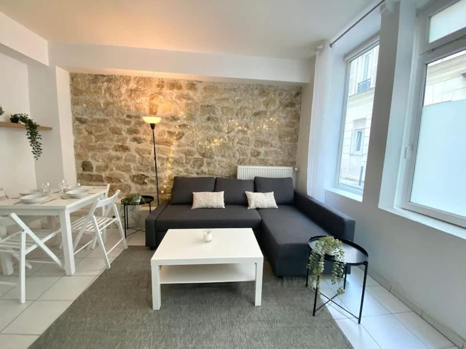 Suite 100 Belmondo Cosy Apartment Paris Center Apartment in Paris
