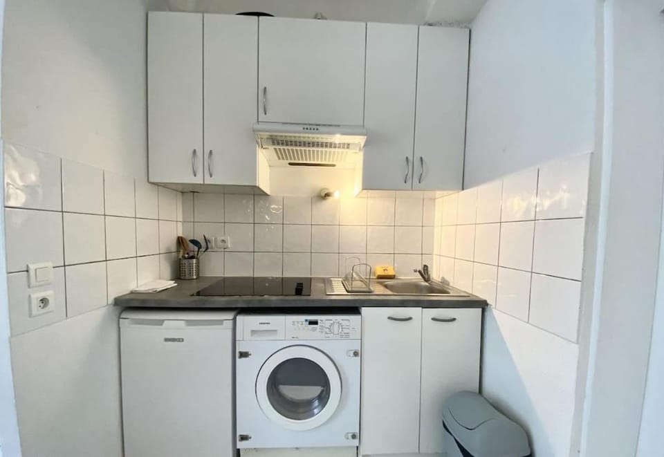 Suite 100 Belmondo Cosy Apartment Paris Center Apartment in Paris
