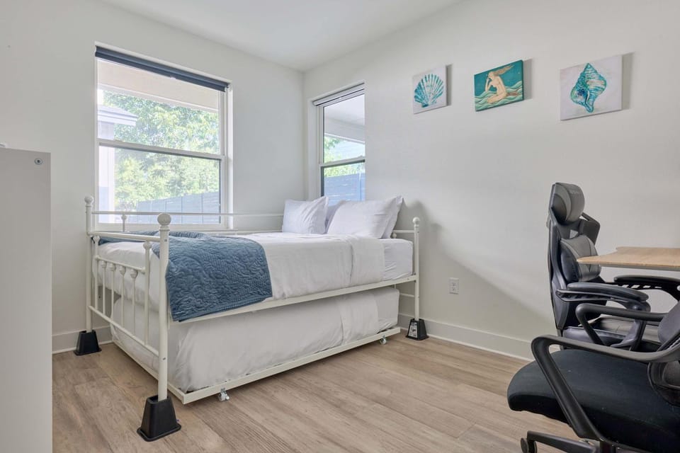 Bed, Bedroom