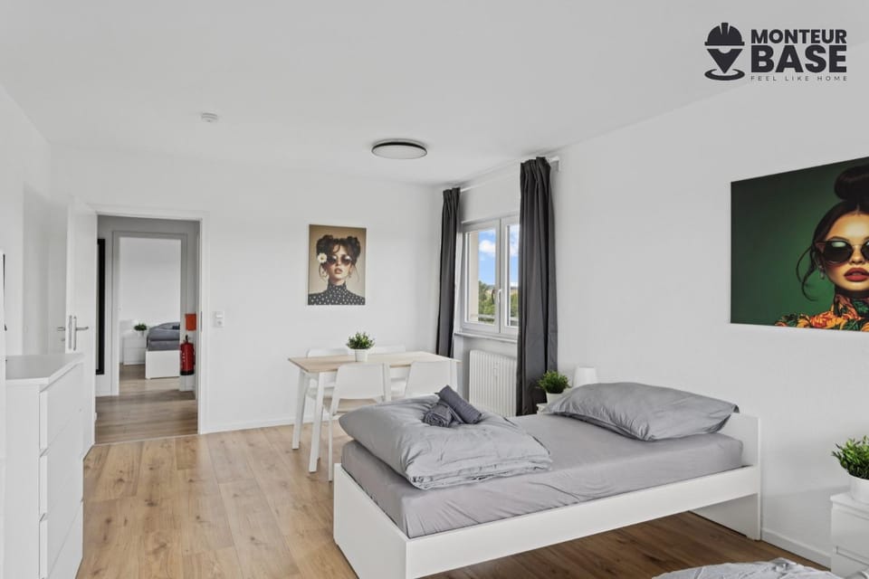 Bed, Living room, Photo of the whole room, Seating area, Bedroom