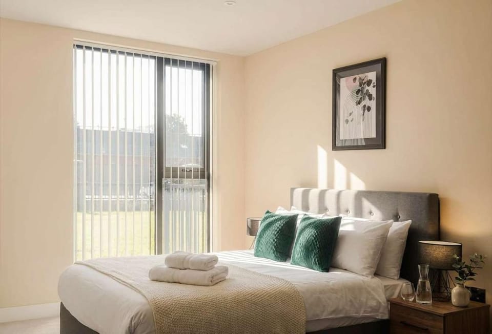 Modern & Spacious 1 Bed Apartment in Birmingham Apartment in Metropolitan Borough of Solihull