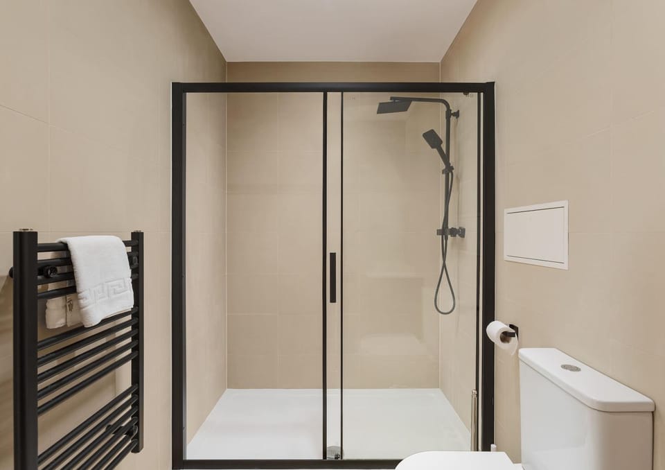 Modern & Spacious 1 Bed Apartment in Birmingham Apartment in Metropolitan Borough of Solihull