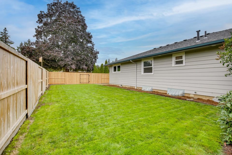 Willamette Valley Family Home with Fenced Yard House in Albany