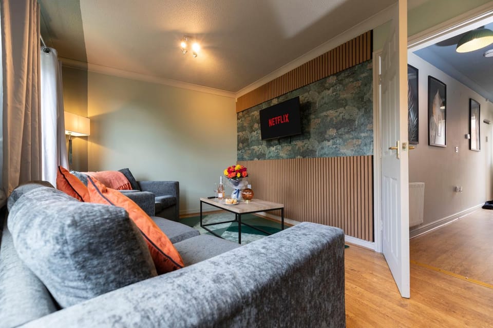 Communal lounge/ TV room, TV and multimedia, Living room, Seating area