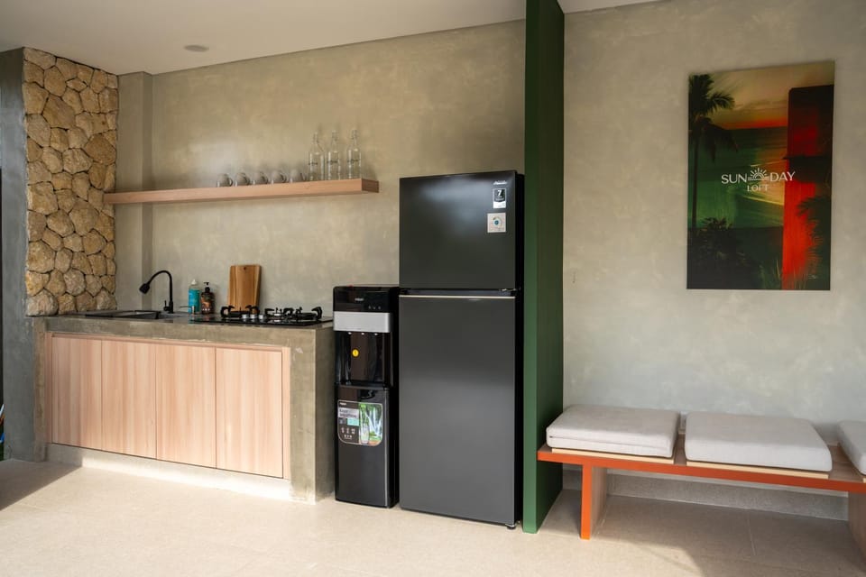 Kitchen or kitchenette, Communal kitchen