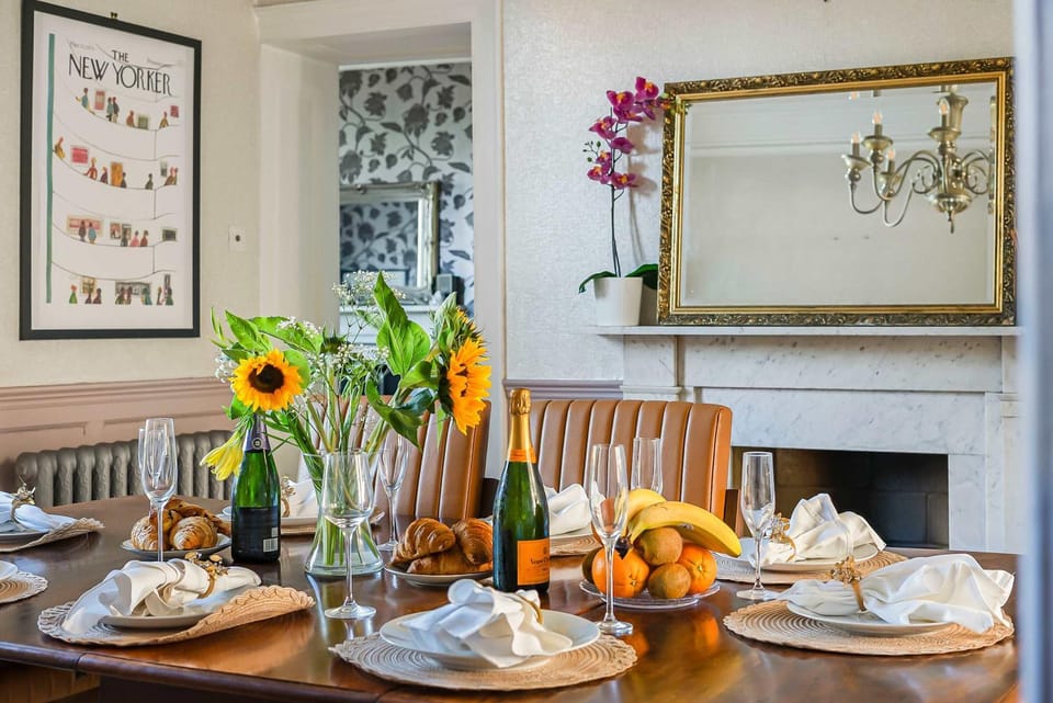 7BR Hertford Manor Hot Tub Cinema Garden House in Hertford