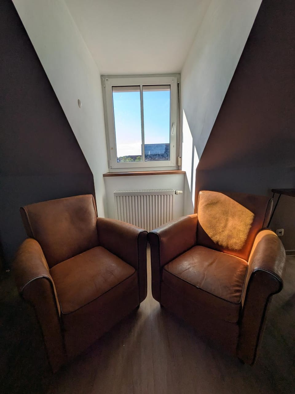 Seating area, internet