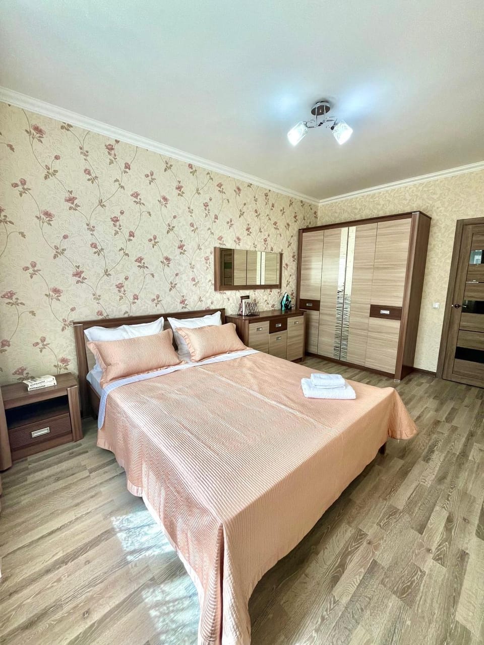 Bed, Photo of the whole room, Bedroom, wardrobe