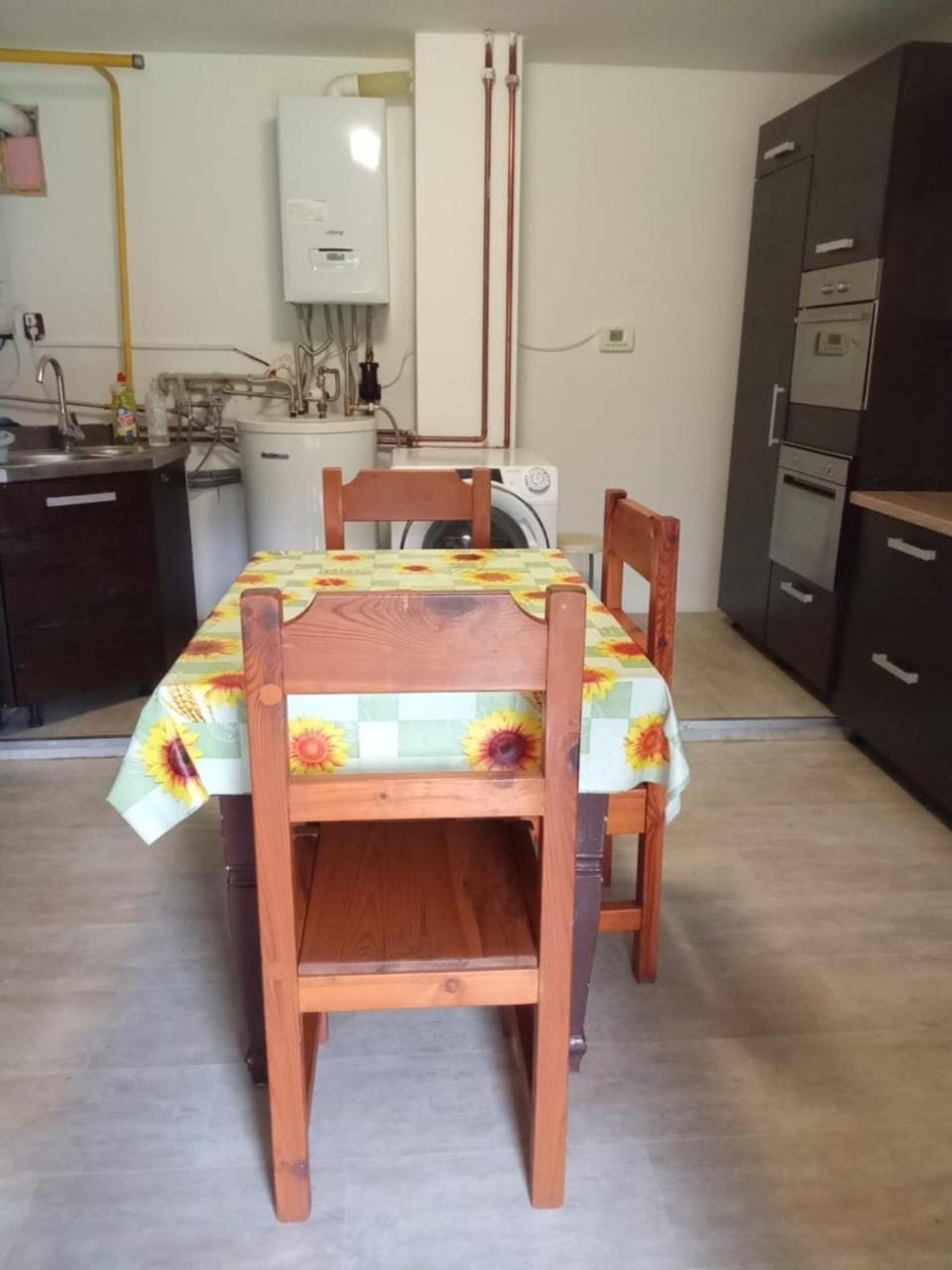 Kitchen or kitchenette, Kitchen or kitchenette