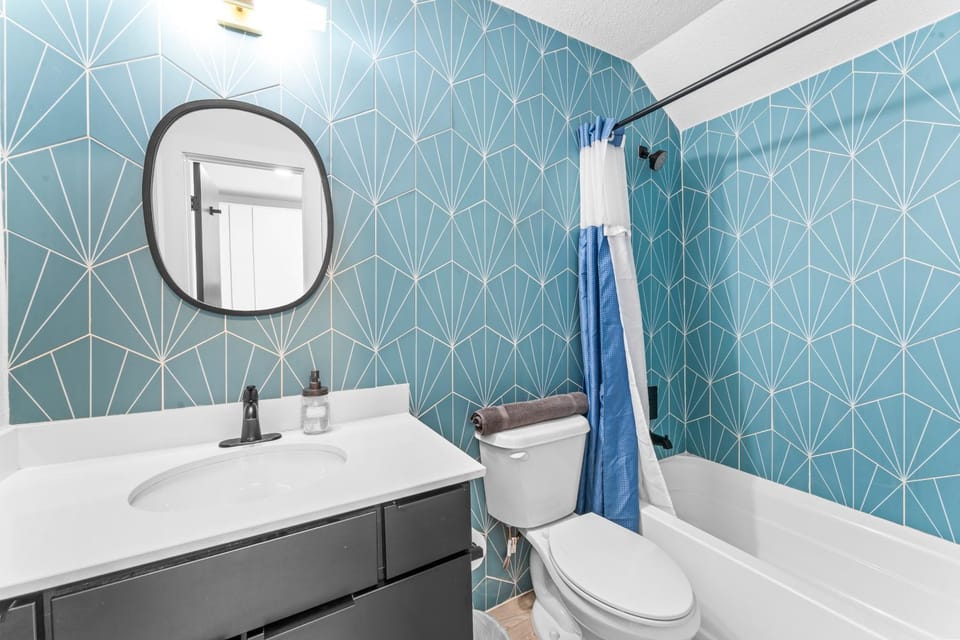 Prime SoCo boutique studios with laundry WiFi 7 Min to DT Apartment in Austin