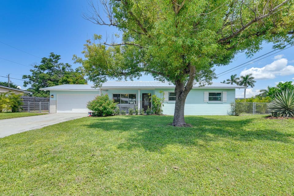 'Oma's House' w/ Heated Pool: Near Beach & IMG House in Bradenton