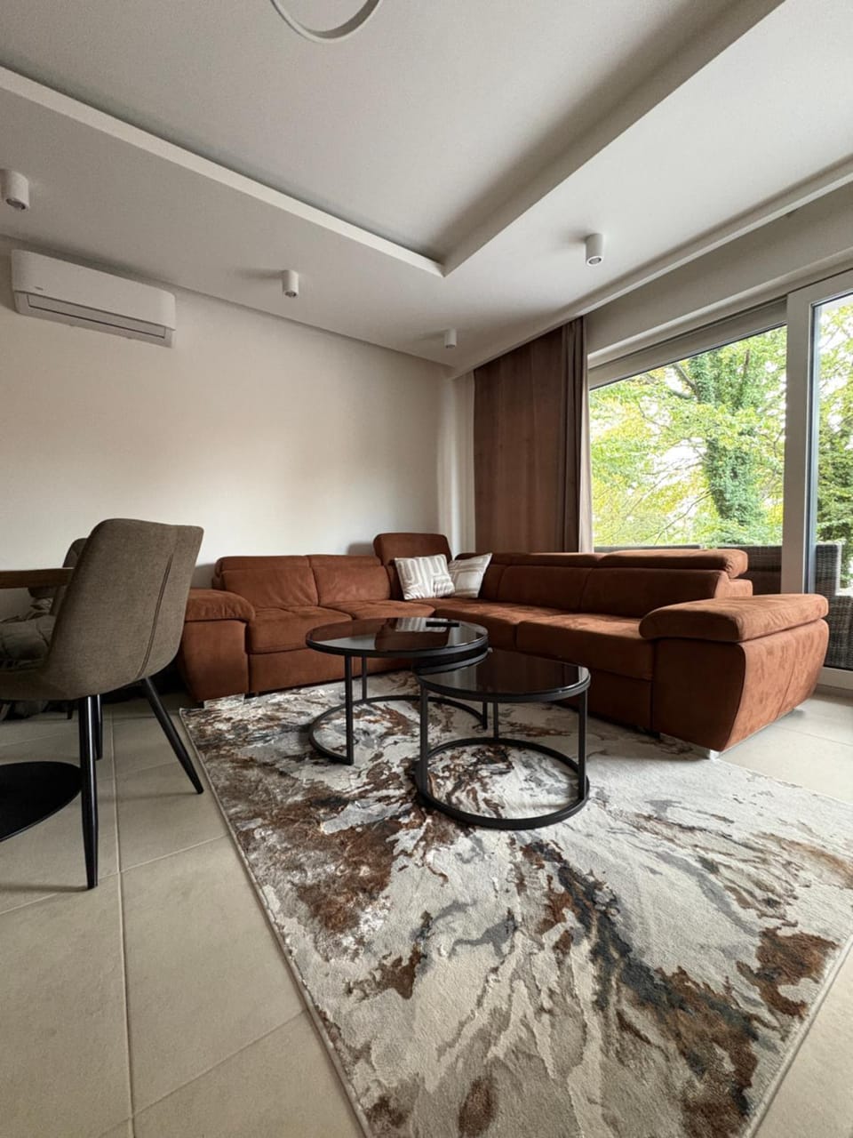 Apartmán s výhľadom na Vinné jazero Apartment in Slovakia