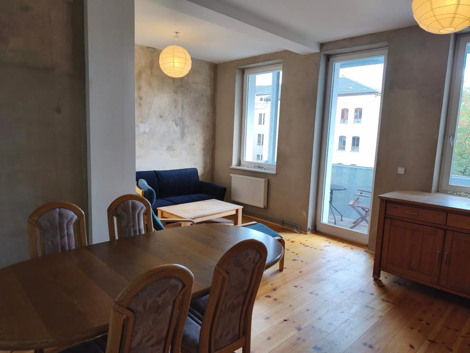 Dining area, kitchen