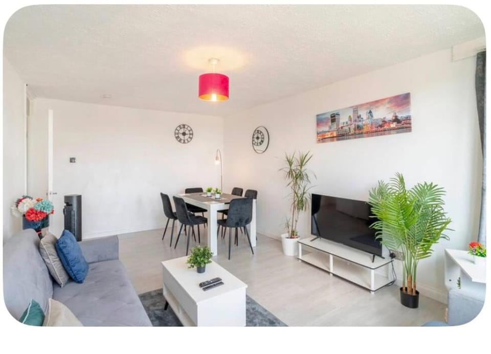 Cozy 1BR Apartment in Stratford with City View Apartment in London