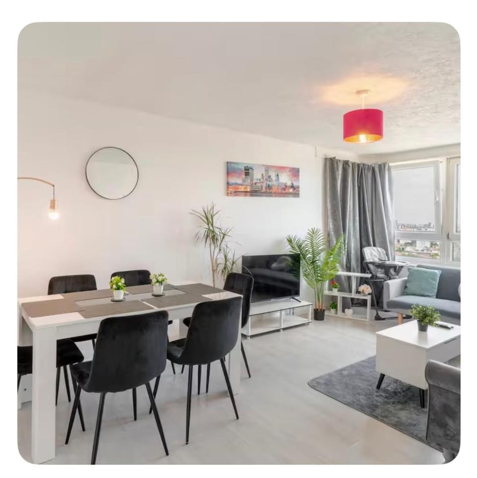 Cozy 1BR Apartment in Stratford with City View Apartment in London