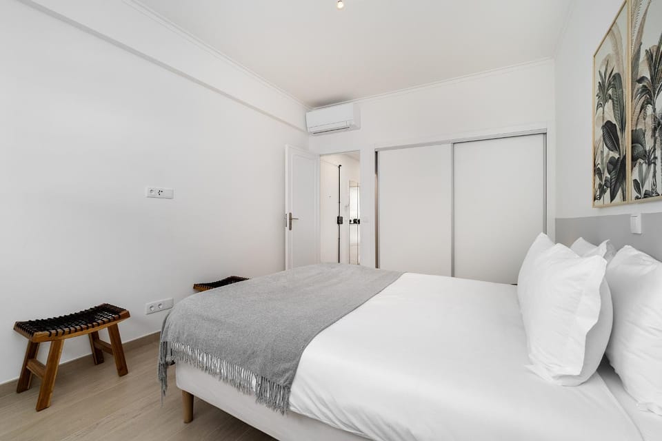 Bed, Bedroom, air conditioner