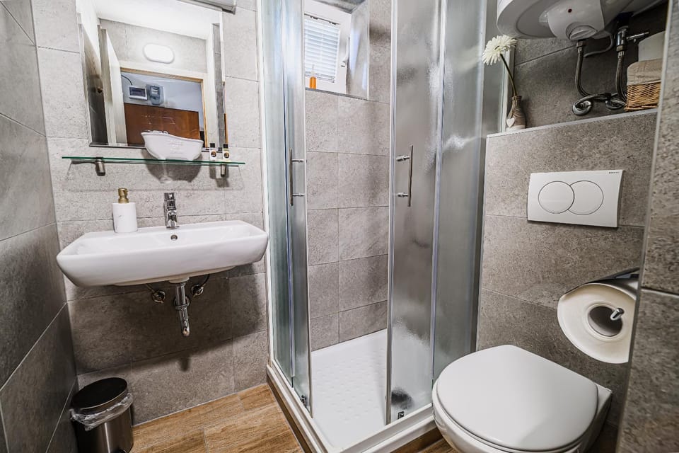 Shower, Toilet, Bathroom