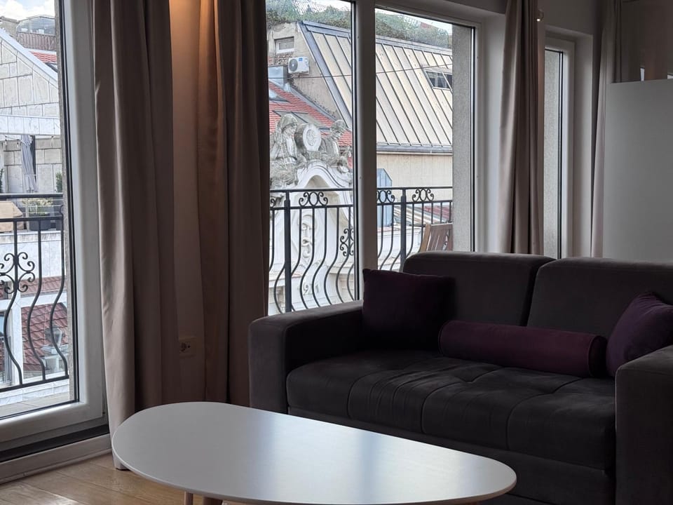 Seating area, City view