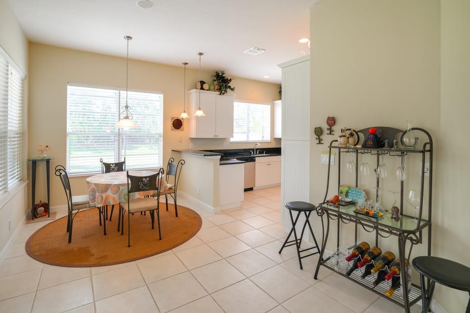 Swim & Golf: Family Home 2 Mi to Clover Park! House in Port Saint Lucie