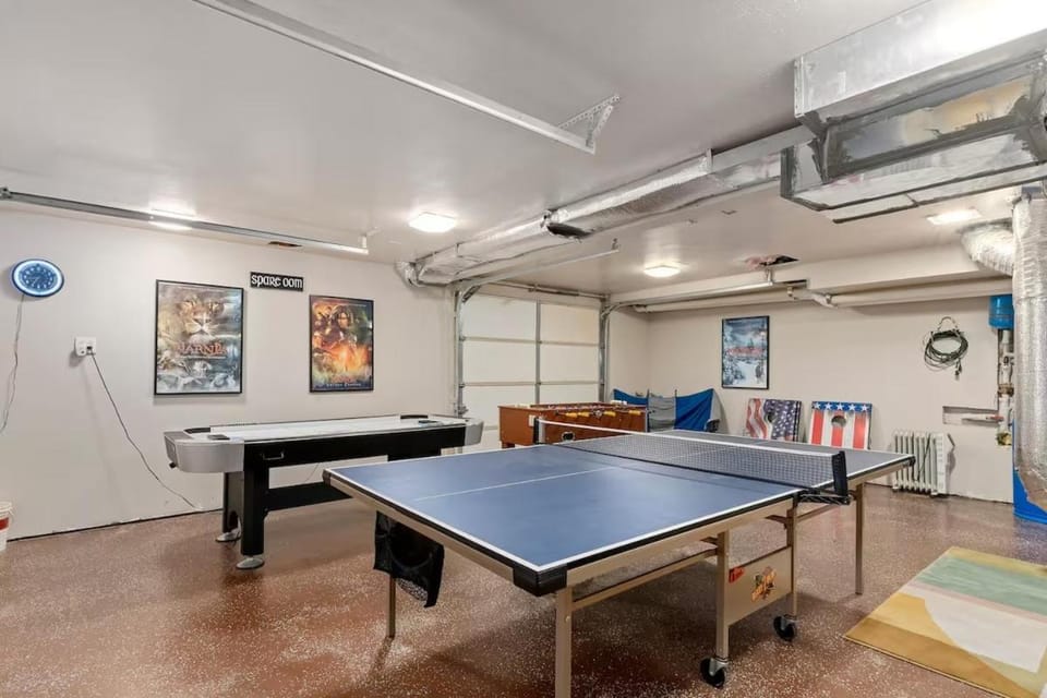 4BR Cabin with Game Room & Fire Pit Sleeps 13 Cabin in Utah