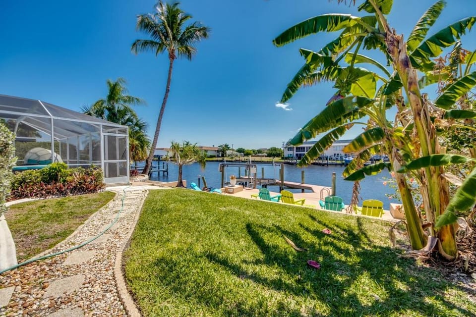 Nautical Breeze Boaters Paradise House in Cape Coral