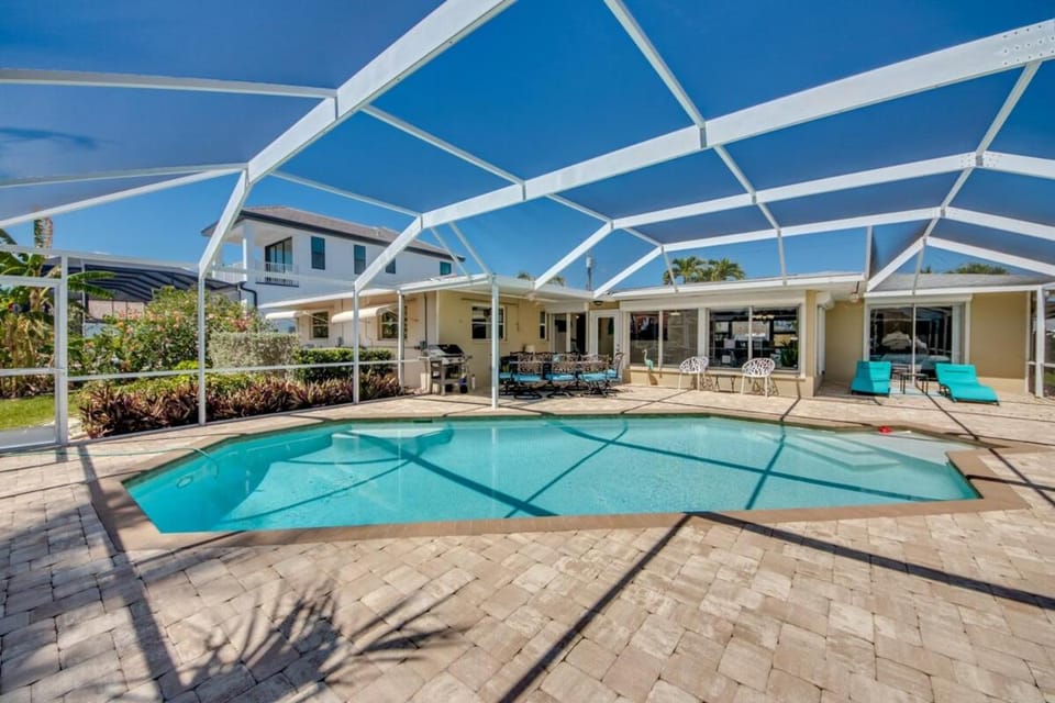 Nautical Breeze Boaters Paradise House in Cape Coral
