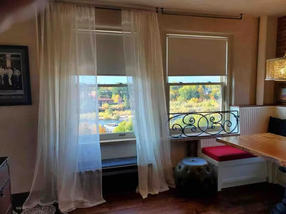 The Wilma Lookout 7-2 River Views Downtown Apartment in Missoula
