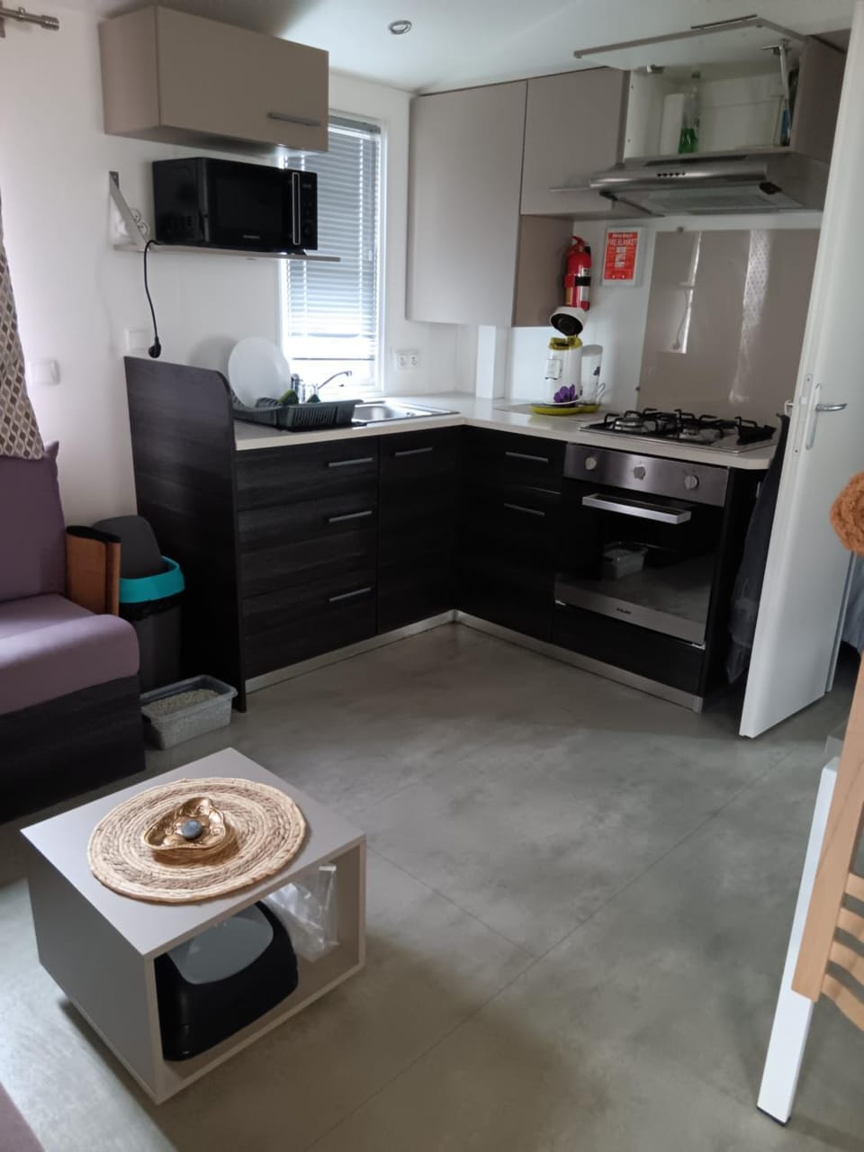 Kitchen or kitchenette, Living room