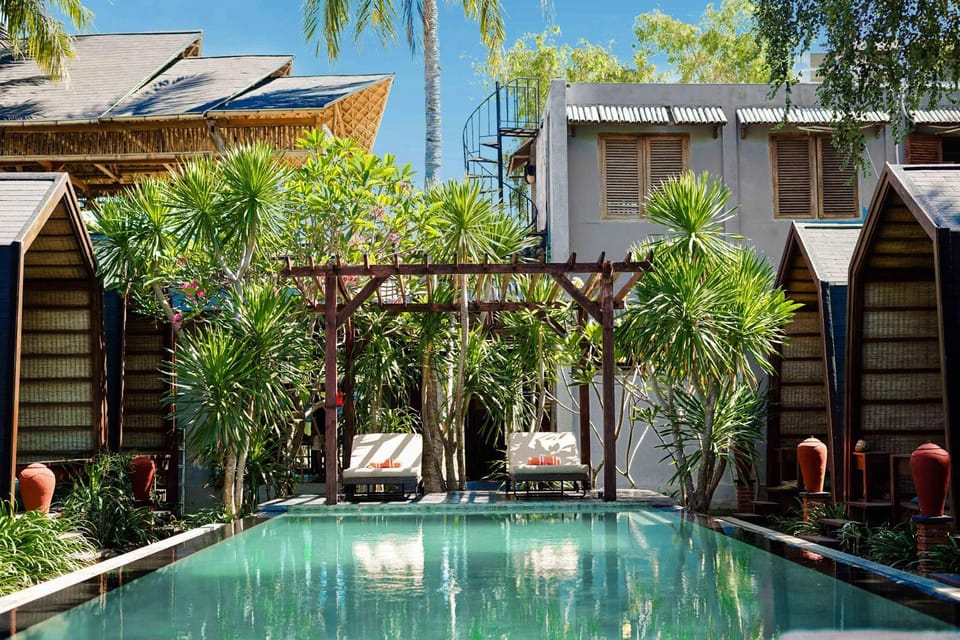Garden view, Pool view, Swimming pool, sunbed