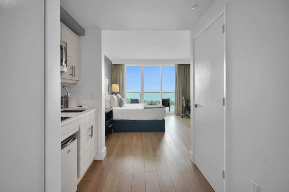 Modern Comfort Steps from the Ocean Breeze House in Coconut Grove
