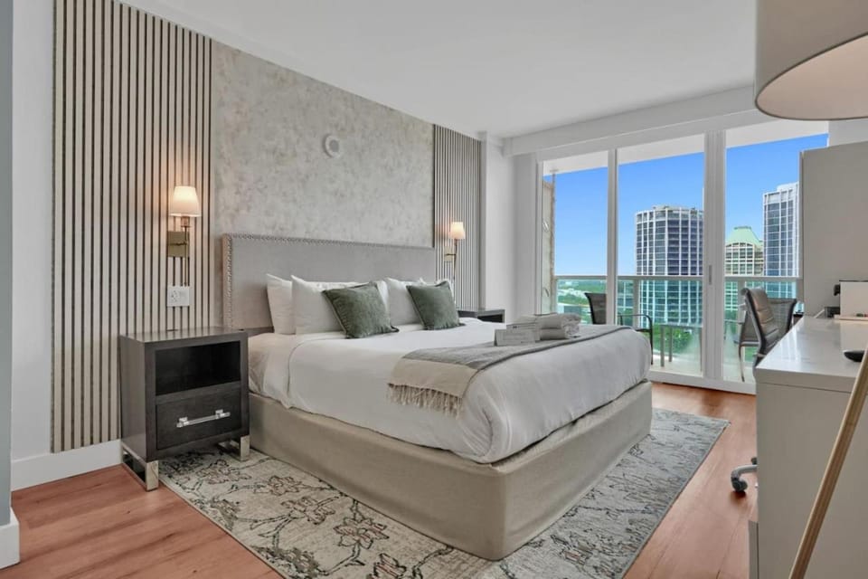 Unique Delight in Heart of Grove Apartment in Coconut Grove