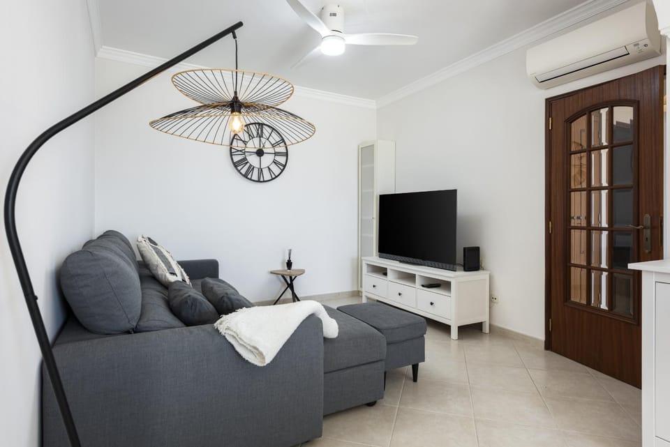 Golfinho - Sea view with pool by HD Apartment in Quarteira