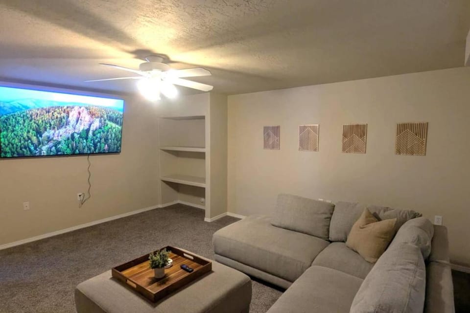 Best Location for Everything and brand new in Draper House in Draper