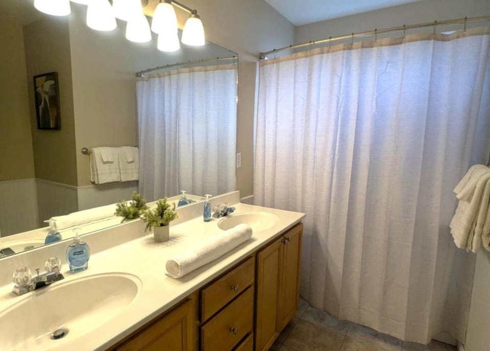 Best Location for Everything and brand new in Draper House in Draper