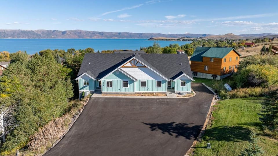 Your Bear Lake dream home with Theater, Hot tub, More House in Garden City