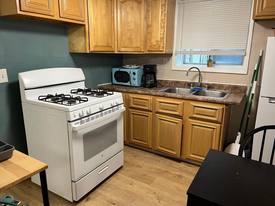 Communal kitchen, kitchen