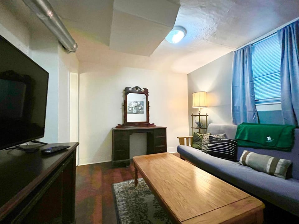 Communal lounge/ TV room, TV and multimedia, Photo of the whole room, Seating area