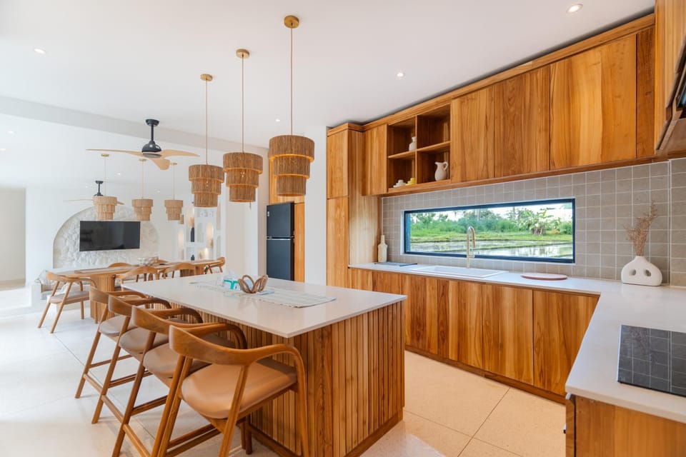TV and multimedia, Kitchen or kitchenette, Dining area, stove