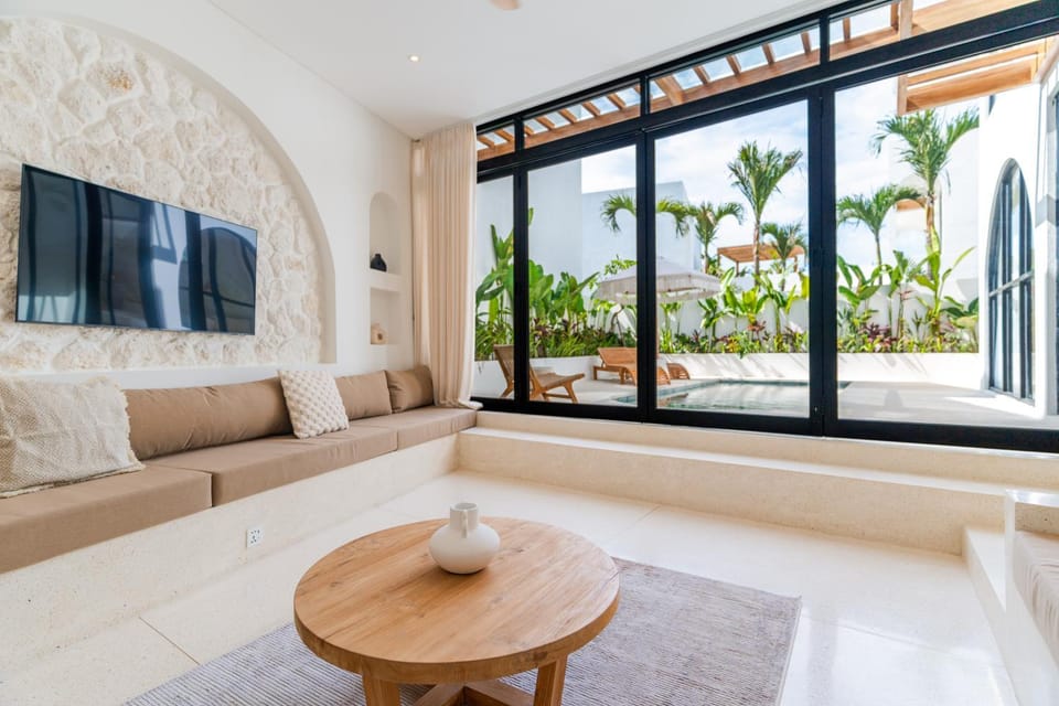 Living room, Pool view