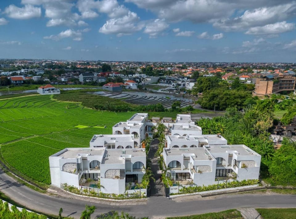 Amici - Indoor Living 3BR Family Pool Villa - Pererenan House in Mengwi